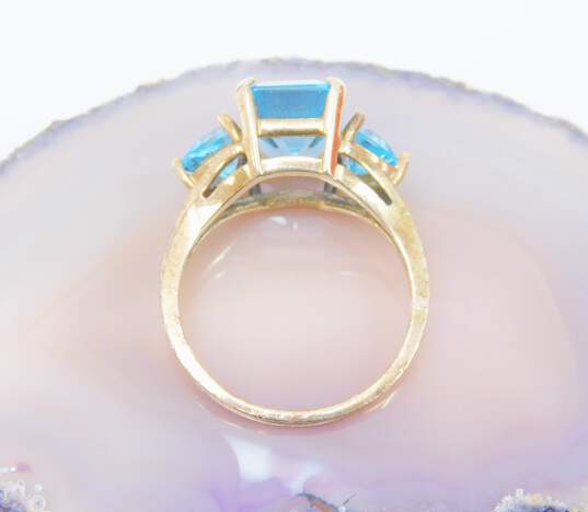 10K Yellow Gold Blue Topaz Cocktail Ring 3.5g image number 3