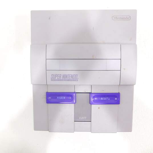 Super Nintendo Entertainment System W/ 3 Games image number 2
