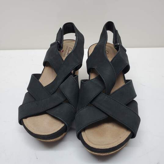 Clarks Unstructured Black Wedge Sandals Women's Size 7 image number 1