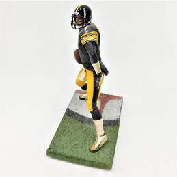 2005 McFarlane Ben Roethlisberger Steelers NFL Football Figure alternative image