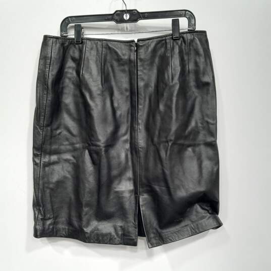 Women's Black Croft & Barrow Skirt No Size image number 2