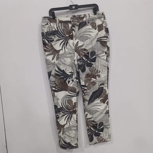 Chicos Women's Ankle Cut Leaf Print Pants Size 14R image number 1