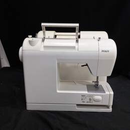 PFAFF Hobby 4240 Sewing Machine In Case