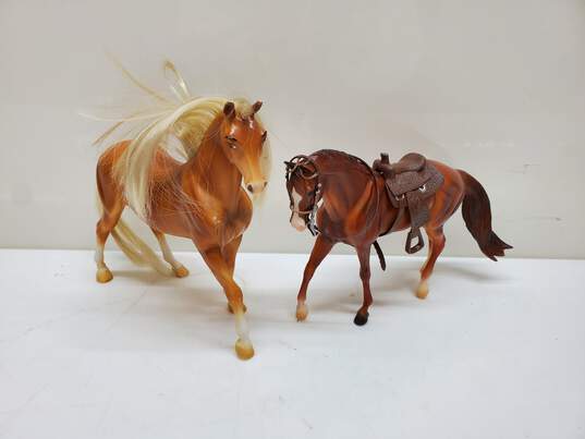 Set of 2 Breyer Horse Toy Figures image number 1