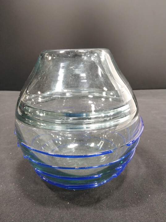 Round Glass Vase by G. Lee 2005 image number 3
