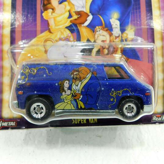 HOT WHEELS 2020 PREMIUM DISNEY CLASSICS Lion King And Beauty And the Beast image number 6