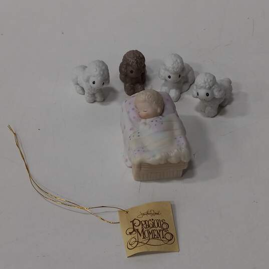 Vintage PRECIOUS MOMENTS 'come let us adore him'Figurines IOB image number 6