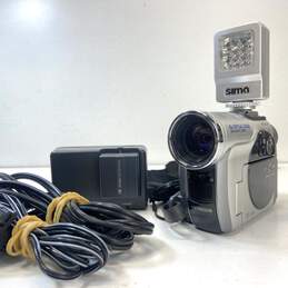 Hitachi DZ-MV730A DVD Camcorder w/ Accessories alternative image