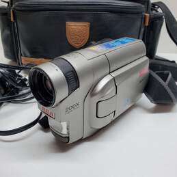 Vintage Camcorder RCA AutoShot CC6373 with Bag & Accessories - Untested for parts alternative image