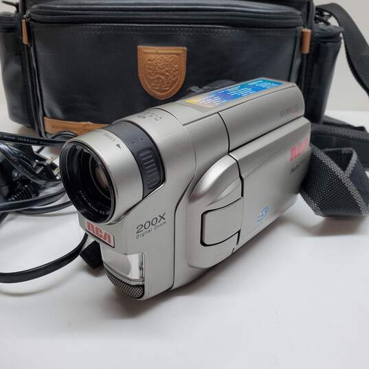 Vintage Camcorder RCA AutoShot CC6373 with Bag & Accessories - Untested for parts image number 2