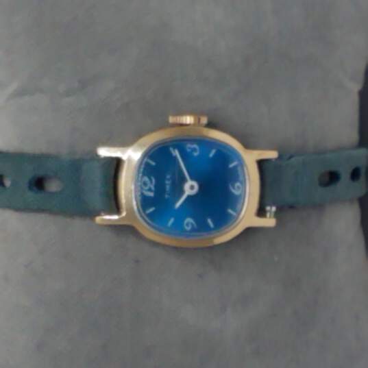 Timex Blue & Gold Tone Vintage Automatic Manual Wind Watch image number 2