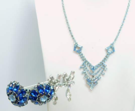 VNTG Blue & White Icy Rhinestone Mid Century Jewelry image number 1