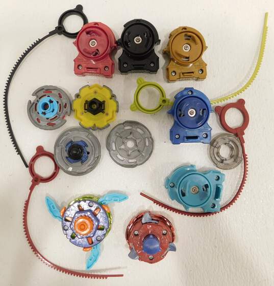 Beyblade Metal Fight Lot w/ Launchers image number 1
