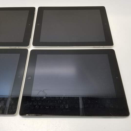 Apple iPads (Assorted Models) - Lot of 4 - For Parts - image number 2