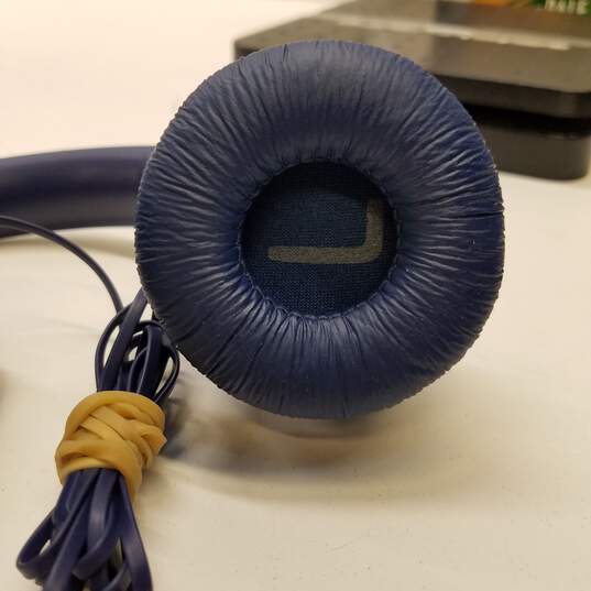 JBL Blue Wired Audio Headphones image number 4