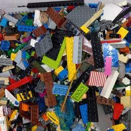 9.5 lbs Bulk Legos alternative image