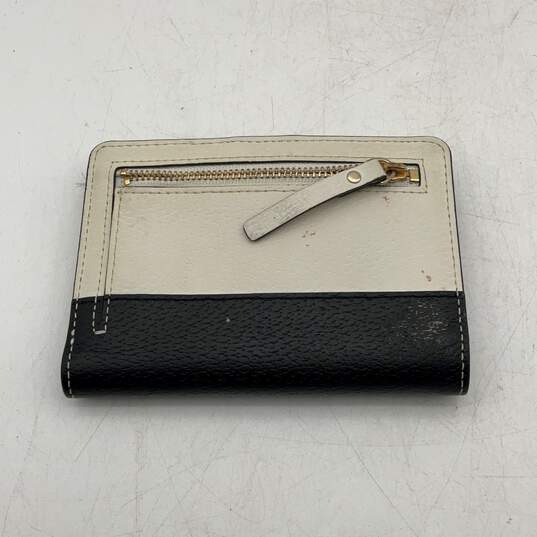 Kate Spade New York Womens Black White Leather Card Slots Magnetic Bifold Wallet image number 2