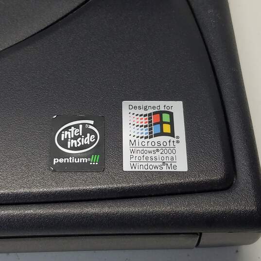 Dell Inspiron 8100 (15in) Intel Pentium 3 (For Parts) image number 5