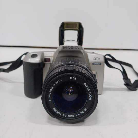 Minolta Maxxum QT si 28-80mm 1:3.5-5.6 Camera with Strap image number 4