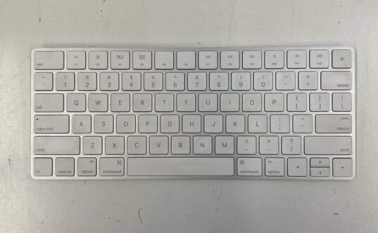 Apple Wireless Keyboards (A1644) - Lot of 3 image number 5