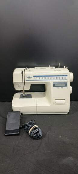 Brother XL-3027 Sewing Machine w/Pedal