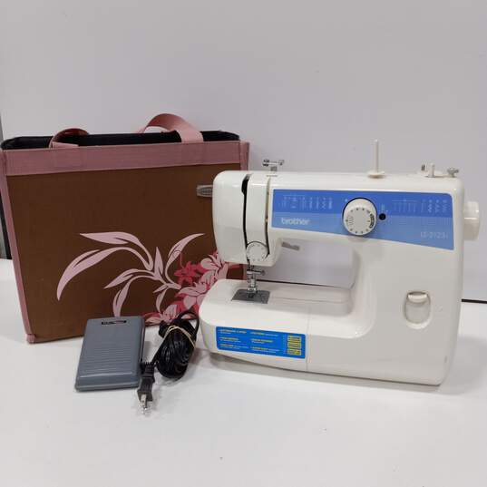 Brother Sewing Machine Model LS-2125I w/ Pedal & Travel Bag image number 1