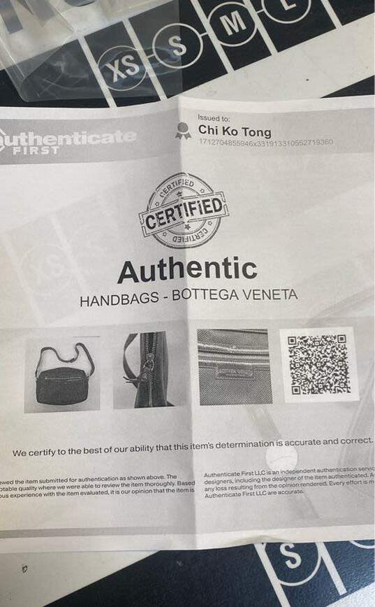Bottega Veneta Black Handbag image number 8