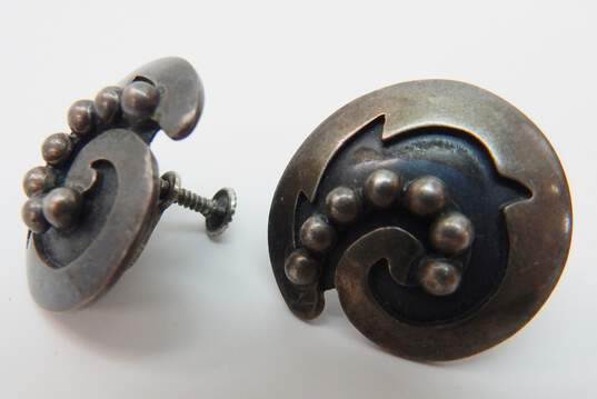 Taxco 925 Modernist Granulated Overlay Screw Earrings & Enamel Chunky Bracelet image number 4