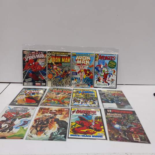 Marvel Comics Marvel Universe Comic Books Assorted 12pc Lot image number 1
