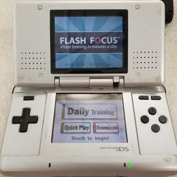 Silver Nintendo DS w/Flash Focus alternative image
