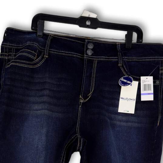 NWT Womens Blue Denim Stretch Pockets Rolled Cuff Bermuda Shorts Size 18 image number 3
