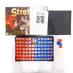 Stratego Vintage 1996 Milton Bradley Capture Flag Strategy Board Game