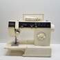 Singer 6215C Free Arm Zig-Zag Portable Electric Sewing Machine image number 3