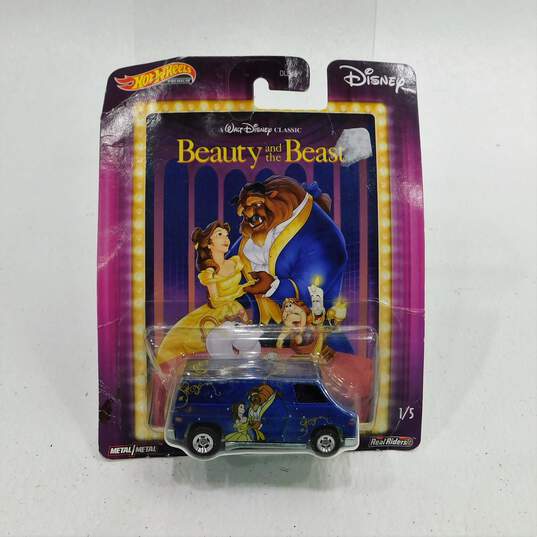 HOT WHEELS 2020 PREMIUM DISNEY CLASSICS Lion King And Beauty And the Beast image number 5