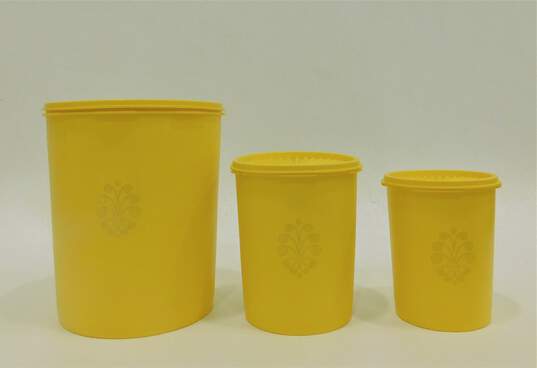 Vintage 70s Tupperware Servalier Yellow Gold Nesting Canister Set image number 3