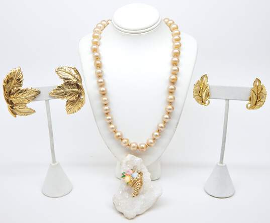 Vintage Marvella BSK Musi & Fashion Gold Tone Lucite & Faux Pearl Clip-On Earrings Necklace Cornucopia Brooch & Leaf Motif Shoe Clips 119.5g image number 1