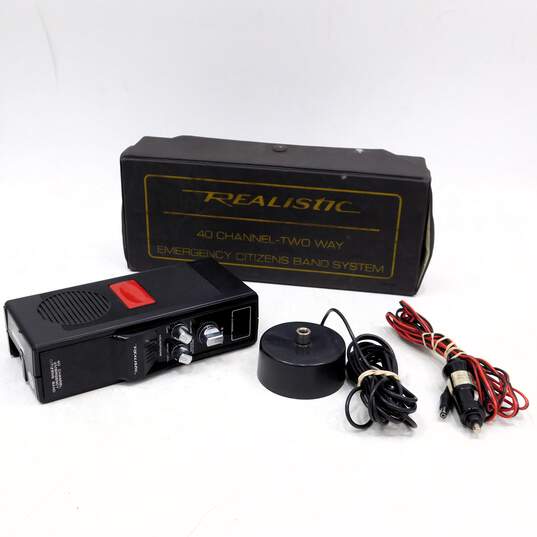 VNTG Realistic TRC-412/21-1506 Emergency Citizen's Band System w/ Accessories image number 2