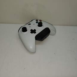 Xbox One Game Controller 1708 w/ Chargable Battery 1427910-01 Untested P/R