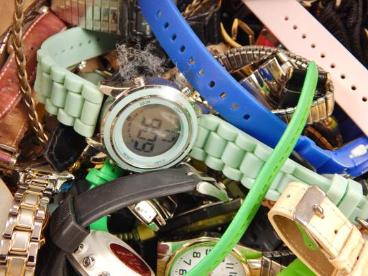 9.4lbs BULK Watches & Watch Parts image number 2