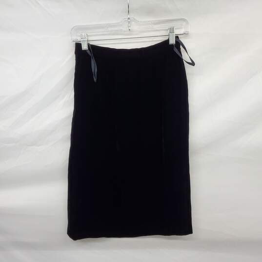 Authenticated Oscar De La Renta Black Velvet Skirt Women's Size 6 image number 4