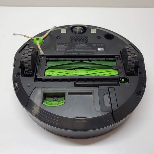 iRobot Roomba i7 Robot Vacuum Cleaner - Black Untested, For Parts/Repair image number 3