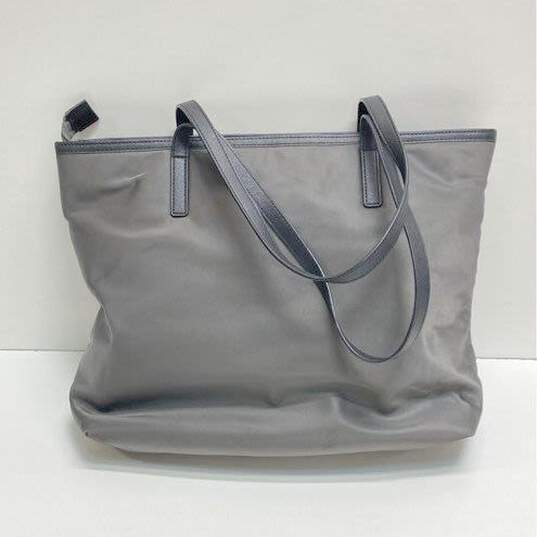 Michael Kors Tote Bag Metallic Grey image number 2