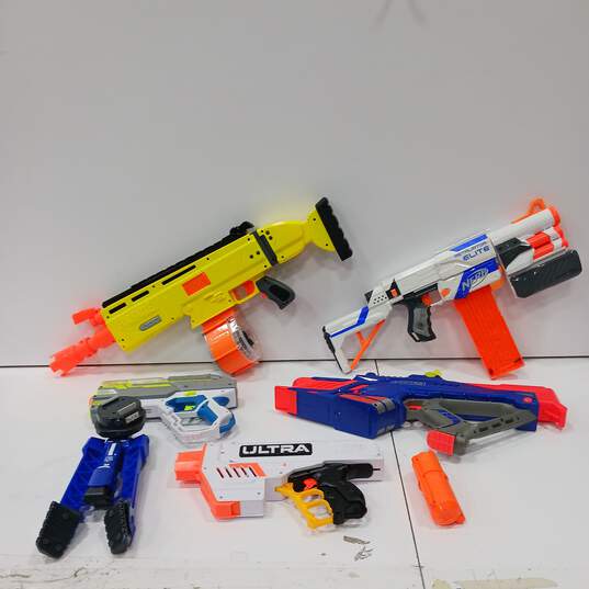 Bundle of Assorted Nerf Blaster Gund image number 1