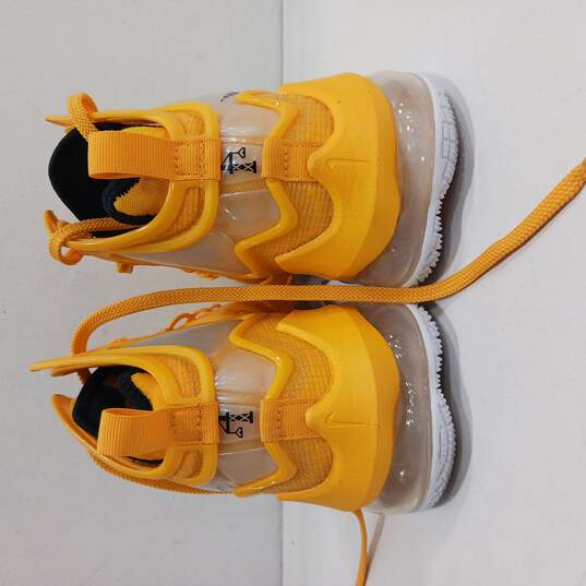 Nike Men's CZ0203-700 Shoes Size 6 .5 image number 3