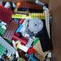 7.6 Pounds of Assorted Lego Bricks, Pieces and Parts image number 4