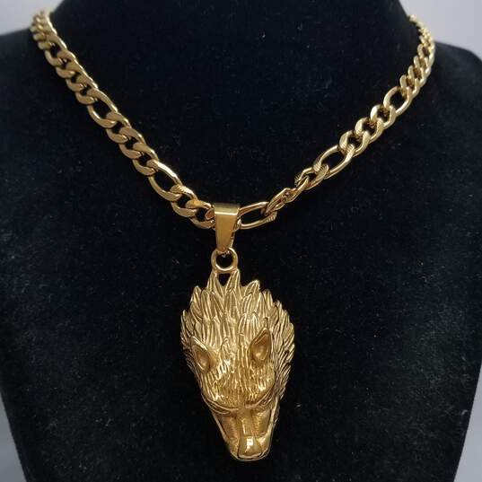 Gold Tone Figaro Chain W/Angry Wolf 24in Pendant Necklace 68.9g image number 1