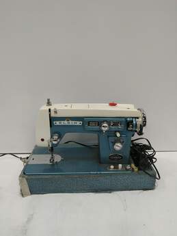 Vintage Deluxe Automatic Zig-Zag Sewing Machine W/Case alternative image