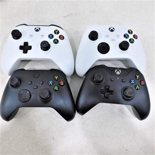 Lot of 8 Xbox One Controllers image number 3