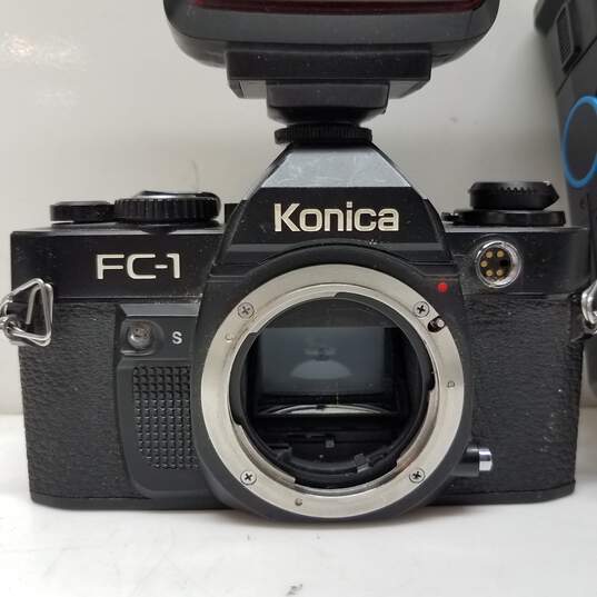 Vintage Konica FC-1 Camera Body with Vivitar Flash - Untested image number 2