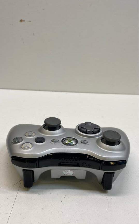 Microsoft Xbox 360 controller - silver image number 2